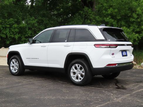 Used 2023 Jeep Grand Cherokee Limited w/ Trailer Tow Prep Group (B) AWD/4WD image 25