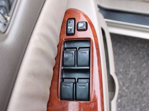 Used 2005 Toyota Sienna XLE image 11