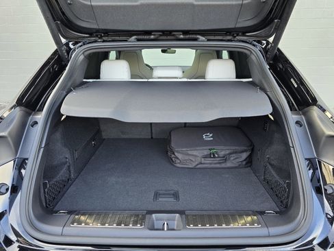 New 2025 Porsche Macan 4S Electric image 27