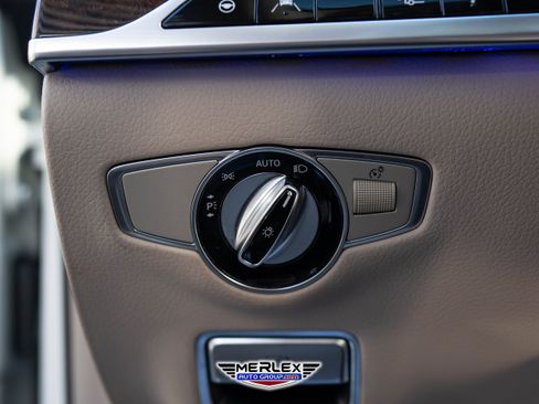 Used 2018 Mercedes-Benz S 560 4MATIC Sedan w/ Premium Package image 41