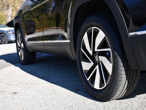 New 2026 Volkswagen Atlas SEL image 9