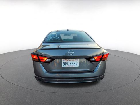 Used 2025 Nissan Altima 2.5 SV image 6