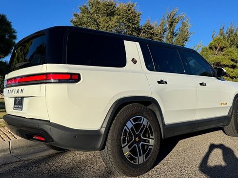 Used 2023 Rivian R1S Adventure AWD/4WD image 8