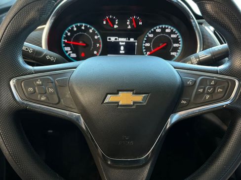 Used 2021 Chevrolet Malibu LT FWD image 24