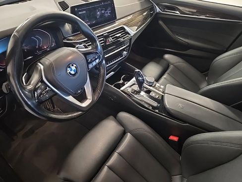 Used 2020 BMW 530i xDrive w/ Convenience Package image 12