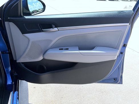 Used 2018 Hyundai Elantra SEL FWD image 17