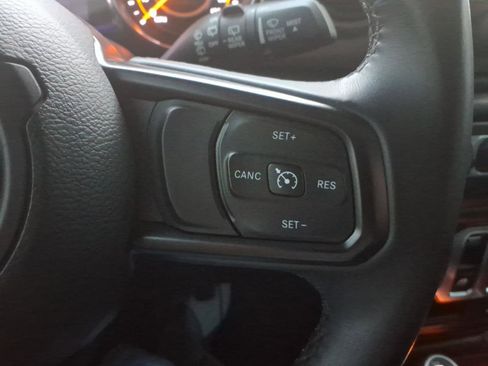 Used 2019 Jeep Wrangler Sport image 16