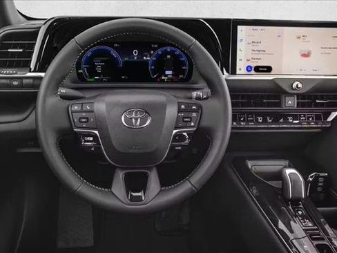 Used 2024 Toyota Crown Limited image 9