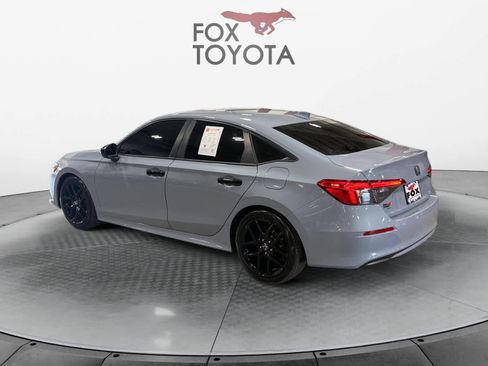 Used 2024 Honda Civic Sport image 4