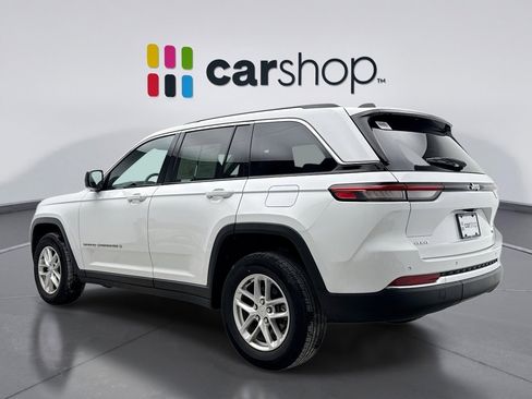 Used 2023 Jeep Grand Cherokee Laredo w/ Luxury Tech Group I image 3