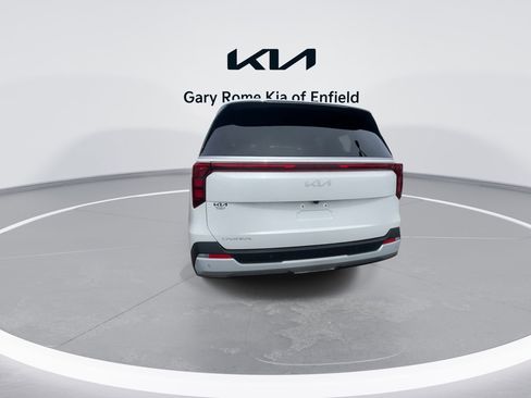 Used 2025 Kia Carnival FWD image 7