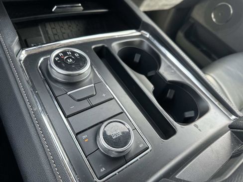 Certified 2024 Ford Expedition XLT image 29