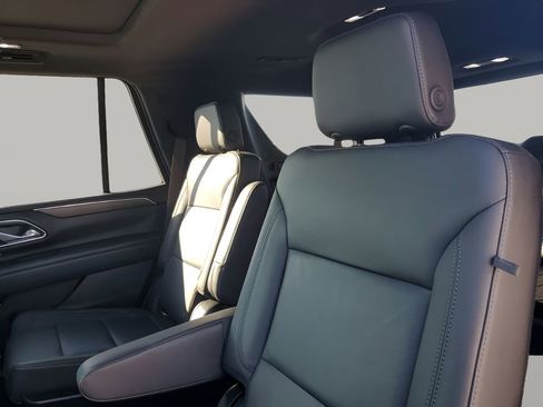 Used 2021 Chevrolet Tahoe Z71 w/ Luxury Package image 17