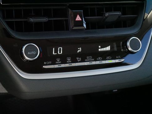 Used 2023 Toyota Corolla LE image 23