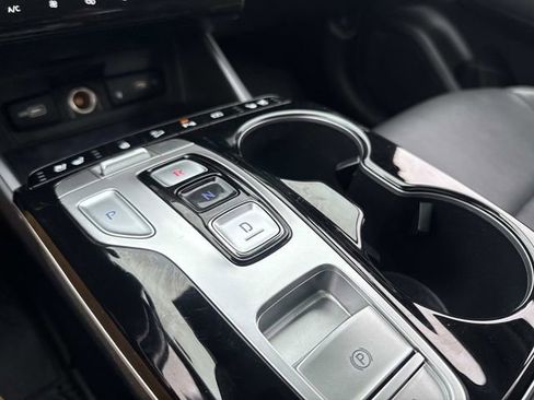 Certified 2023 Hyundai Tucson Limited w/ Winter Package image 27