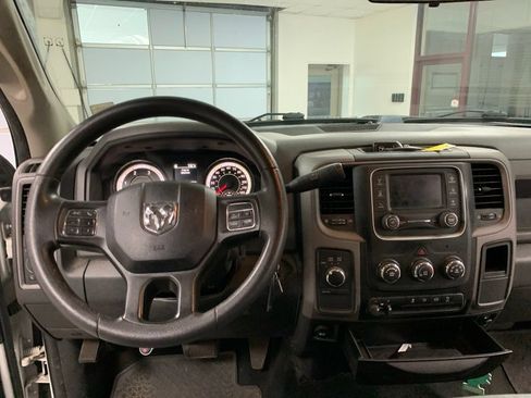 Used 2017 RAM 2500 Tradesman w/ Chrome Appearance Group AWD/4WD image 8