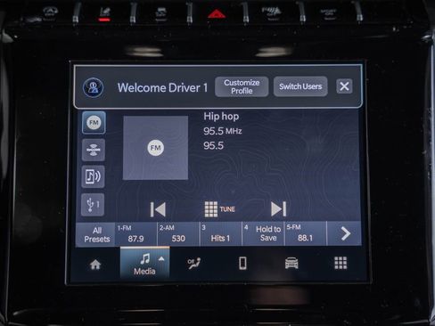 New 2025 Jeep Grand Cherokee Altitude image 21