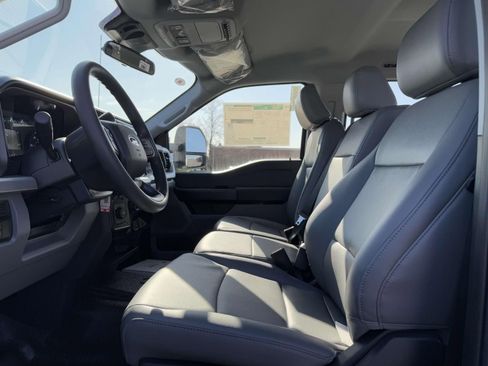 New 2025 Ford F550 4x4 Crew Cab Super Duty image 9