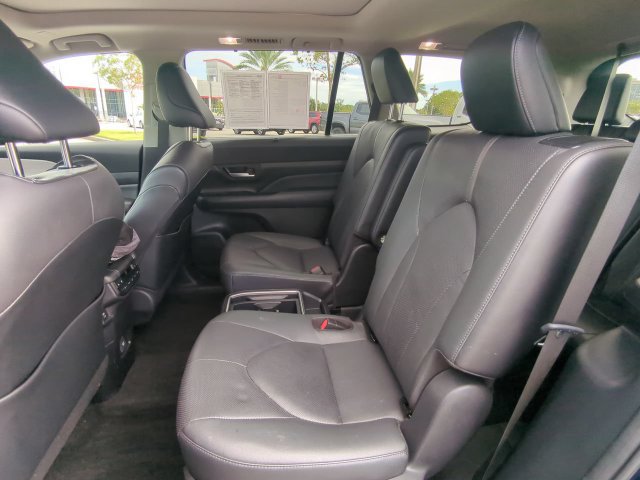 Certified 2024 Toyota Grand Highlander AWD image 17