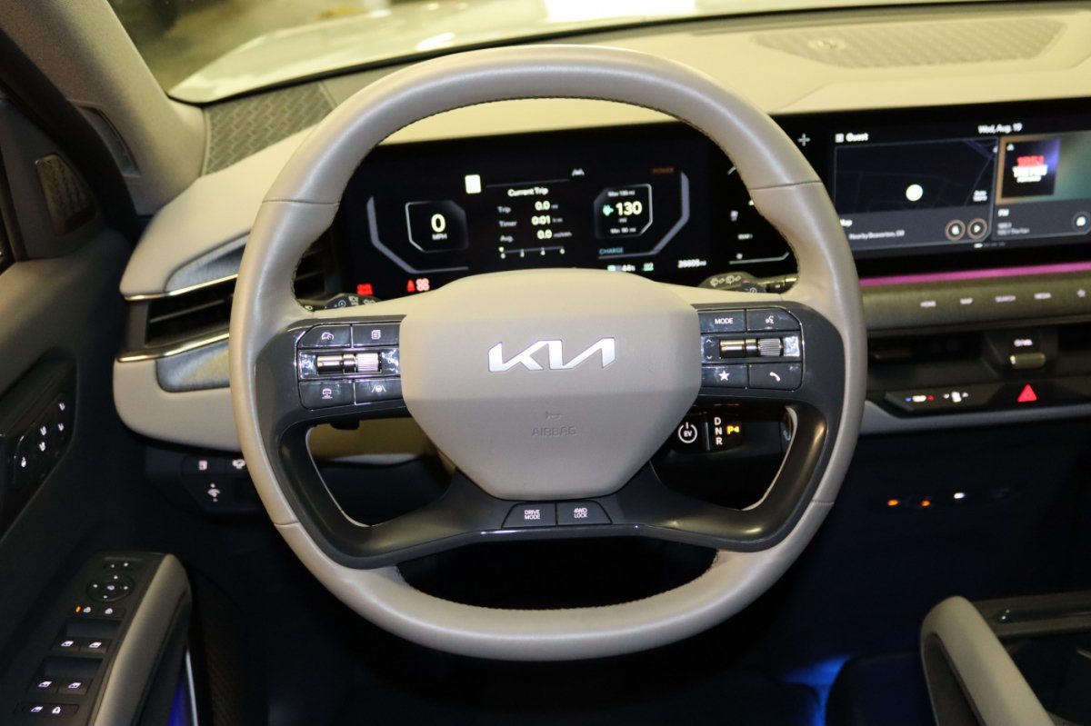 Used 2024 Kia EV9 Land AWD/4WD image 23