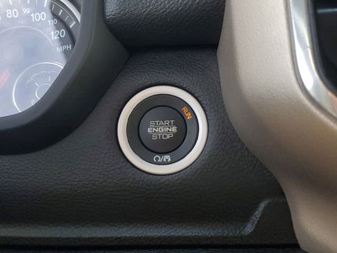 Certified 2022 RAM 1500 Laramie image 37