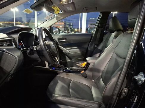 Certified 2023 Toyota Corolla Cross XLE image 19