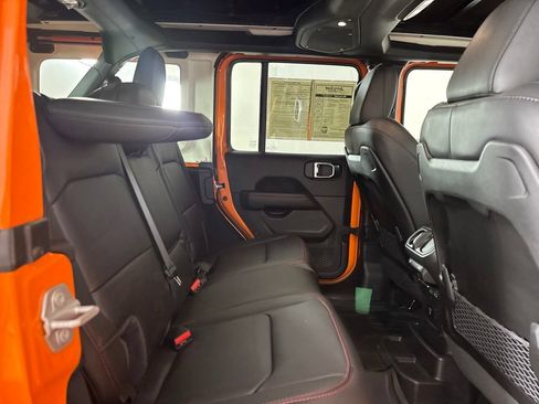 Used 2025 Jeep Wrangler Unlimited Rubicon AWD/4WD image 29