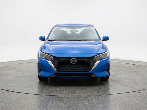 Used 2025 Nissan Sentra SV image 2