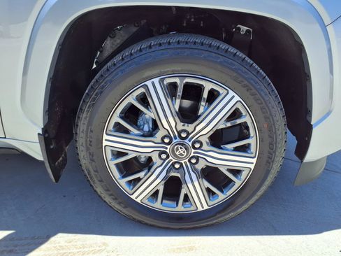 Used 2026 Toyota Sequoia Capstone AWD/4WD image 9
