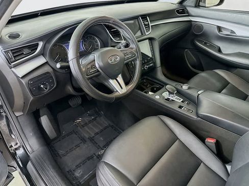 Used 2019 INFINITI QX50 Luxe w/ Navigation Package FWD image 2