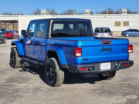 Used 2021 Jeep Gladiator Willys image 7