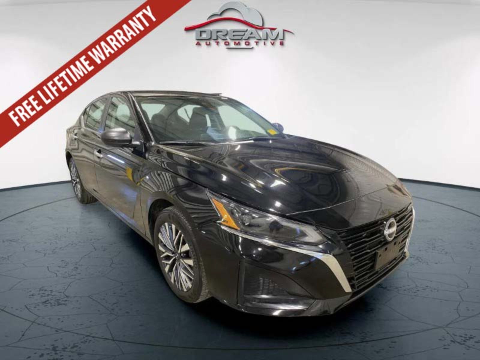 Used 2025 Nissan Altima 2.5 SV AWD/4WD image 1