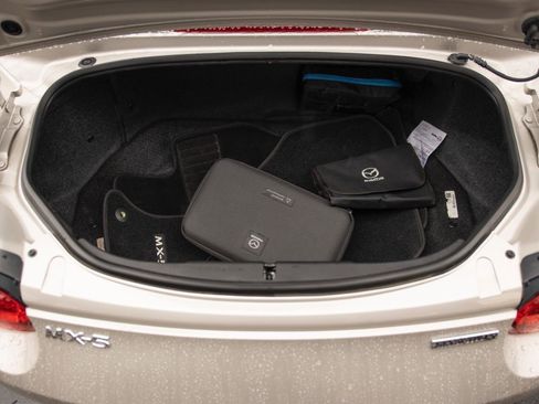 Used 2023 MAZDA MX-5 Miata Club w/ Brembo/BBS Recaro Package image 18