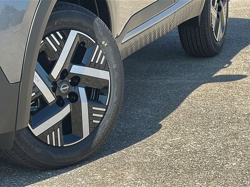 New 2026 Nissan Kicks SV image 3