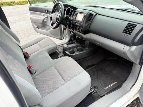 Used 2013 Toyota Tacoma Base 4x2 2dr Regular Cab 6.1 f image 9