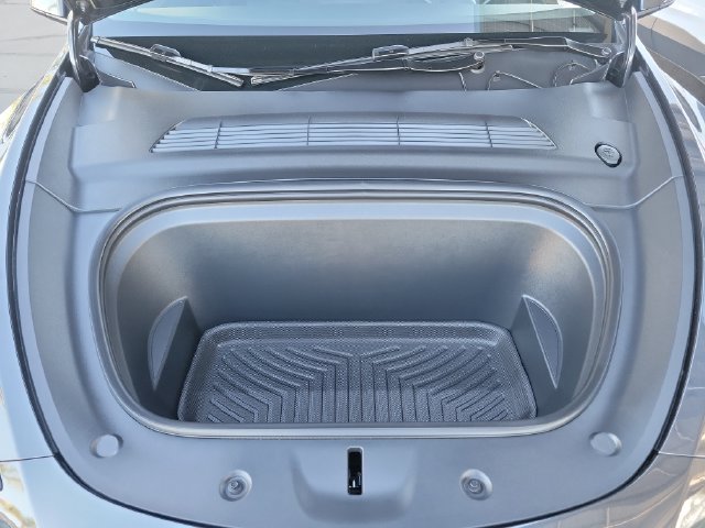 Used 2024 Tesla Model Y Long Range AWD/4WD image 29