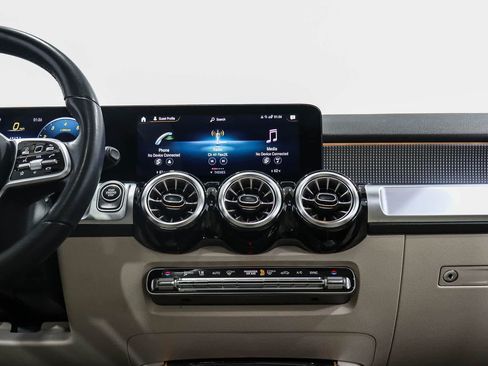 Used 2022 Mercedes-Benz GLB 250 image 14