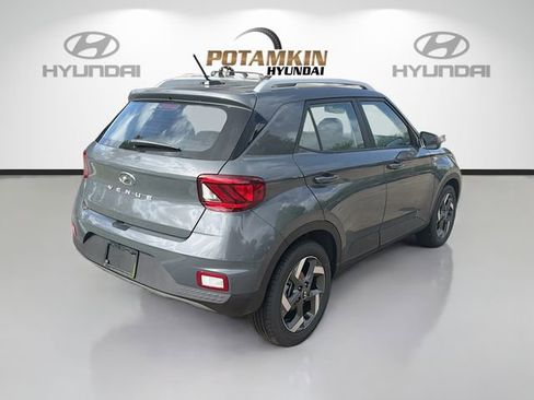 New 2026 Hyundai Venue SEL FWD image 5