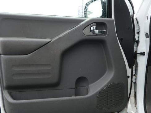 Used 2020 Nissan Frontier S image 19