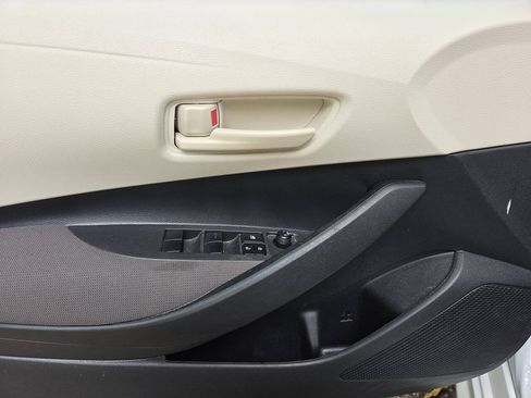 Used 2022 Toyota Corolla LE FWD image 17