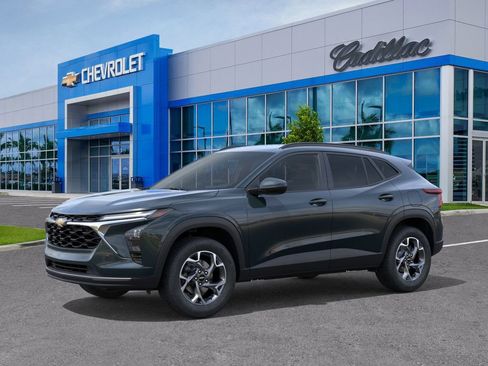 New 2026 Chevrolet Trax LT image 2