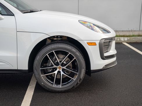 New 2026 Porsche Macan image 9