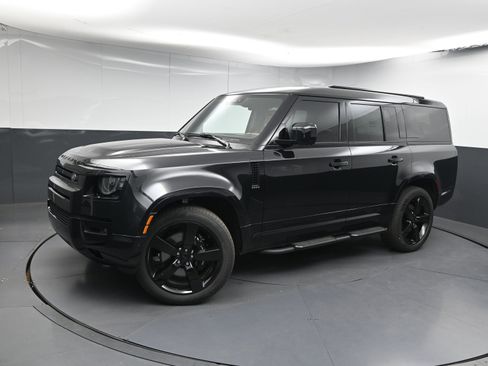 New 2026 Land Rover Defender 130 V8 image 4