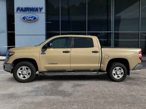 Used 2020 Toyota Tundra SR5 w/ SR5 Leather Package AWD/4WD image 7