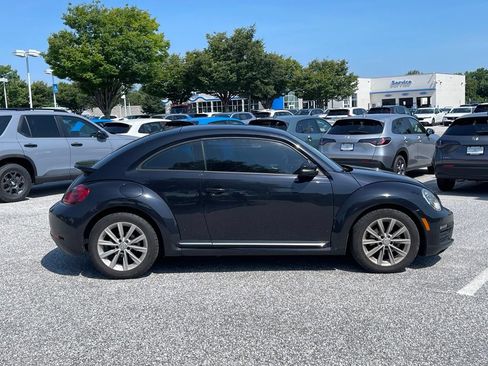 Used 2018 Volkswagen Beetle 2.0T Coast FWD image 4