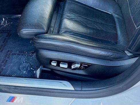 Used 2019 BMW 750i w/ M Sport Package image 17