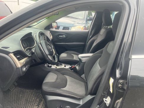 Used 2014 Jeep Cherokee Latitude w/ Comfort/Convenience Group AWD/4WD image 3