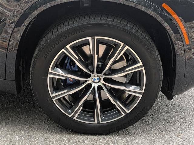 Used 2025 BMW X5 xDrive40i w/ M Sport Package AWD/4WD image 7
