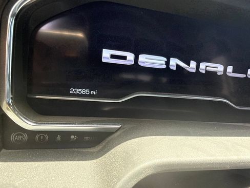 Used 2025 GMC Sierra 2500 Denali Ultimate AWD/4WD image 5