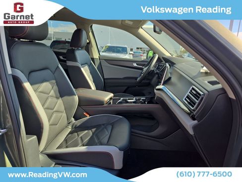 New 2026 Volkswagen Atlas Peak Edition image 13